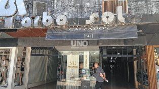 Denuncian que un inquilino vivía, cocinaba, se bañaba y vendía marihuana en un local en plena peatonal