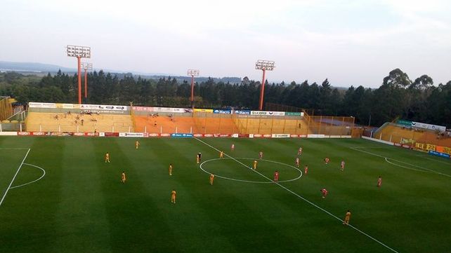 Atlético Paraná se trajo tres puntos de oro de Misiones