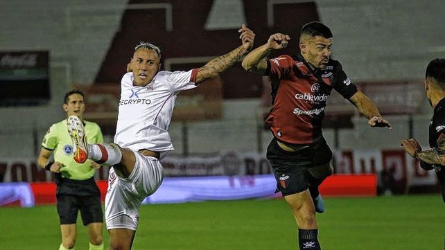 Huracán fue local ante Colón.