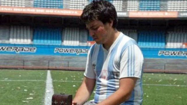 Nicolás Pacheco en el Cilindro de Avellaneda. Era periodista partidario de Racing.