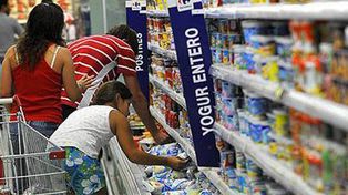 Una familia de Rosario necesitó en octubre más de 1.8 millones de pesos para cubrir los gastos básicos