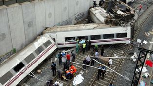 Un tren descarriló en España y causó al menos 60 muertos y 130 heridos