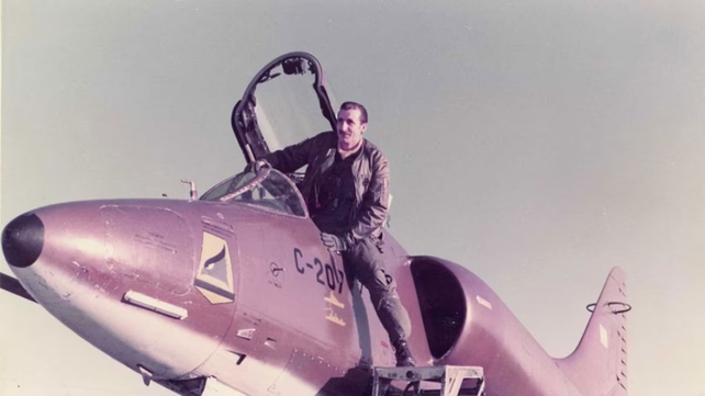 Carlos Rinke participó de uno de los ataques aéreos contra la flota británica más recordados de la guerra de Malvinas.