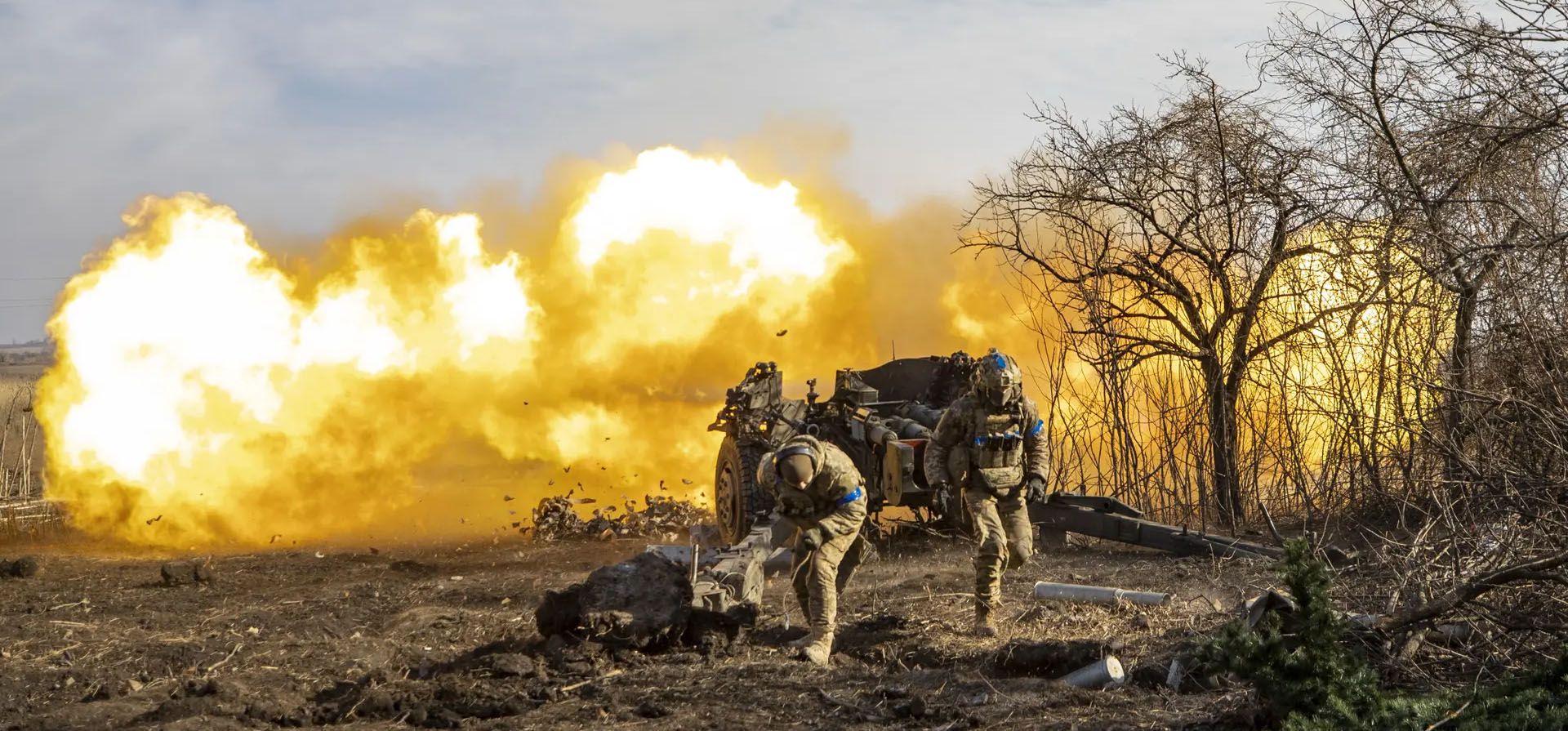 UcraniaSoldados ucranianos disparan misiles antitanque en primera línea, Óblast de Donetsk, Ucrania. Fotografía: Agencia Anadolu/Getty Images