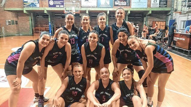 Alma Juniors superó como visitante a CUST para quedar muy cerca de la final única en el Clausura Femenino.
