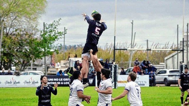 Universitario cayó frente a Caranchos por un ajustado 15 a 12.