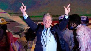 Revelan que el padre del candidato presidencial chileno Kast era afiliado nazi