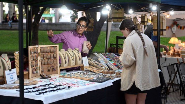 Ferias de artesanos y emprendedores de la economía social en Santa Fe