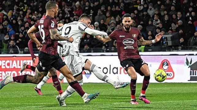 Juventus goleó como visitante a Salernitana en el cierre de la fecha en Italia.