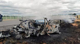 Explotó un auto con turistas rosarinos en una ruta entrerriana
