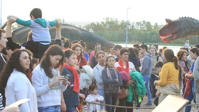 Grandes y chicos desafiaron el frío y recorrieron Tecnópolis Federal