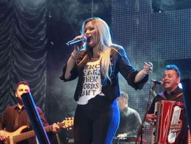 La princesita, abucheada en Córdoba: llegó tres horas tarde a su recital