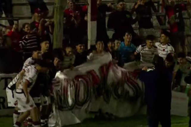 Colón se lo dio vuelta a Atlético y Tiro y habrá Clásico Santafesino en Copa Santa Fe Colón se lo dio vuelta a Atlético y Tiro y habrá Clásico Santafesino en Copa Santa Fe