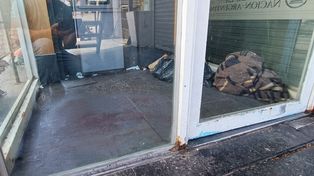 Vivir en la calle y morir en un cajero automático: ¿quién era la persona fallecida?