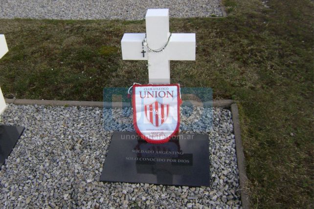 Ex combatientes santafesinos rindieron homenaje a los caídos