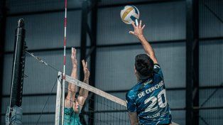 Torazo en rodeo ajeno. Sonder le ganó a Citta en Villa Constitución y si obtiene el mismo resultado el próximo sábado se convertirá en uno de los finalistas de la Liga Nacional de Voleibol Masculina (LNVM). Foto. Gentileza Prensa Sonder.
