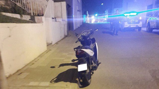 Un joven de 28 años fue trasladado a Paraná esde Victoria con graves heridas en la cabeza tras caer de la moto
