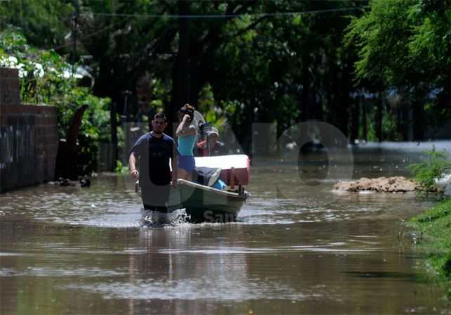 En la Vuelta del Paraguayo hay 32 familias evacuadas / Foto: José Busiemi - Uno Santa Fe