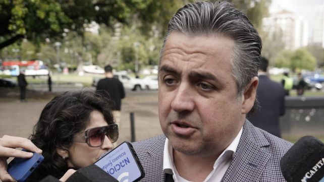 El ministro de Justicia y Seguridad de Santa Fe, Pablo Cococcioni, rechaz&oacute; las "declaraciones poco ilustradas" sobre el despliegue de la fuerza dentro de Newell's.