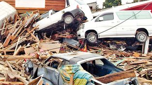 El sismo caus&oacute; 711 muertos y dictan el toque de queda en el sur chileno
