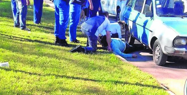 Rauch. La víctima yace en la calle