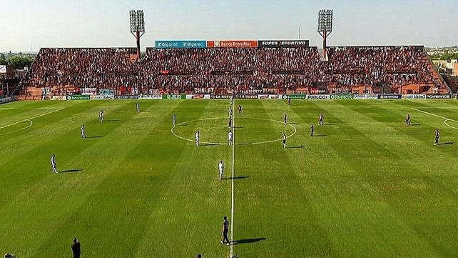 Colón le ganó 2 a 1 a Barracas en Paraná, y se consolida en el torneo