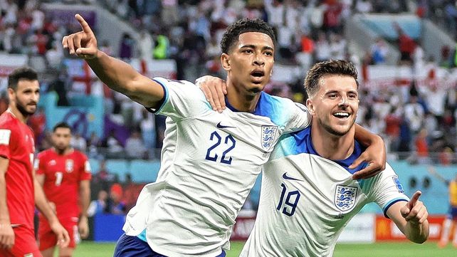 Inglaterra fue superior a Irán en su debut mundialista.