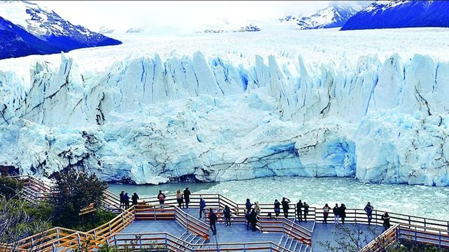 Turismo: el dólar tarjeta superó los $200