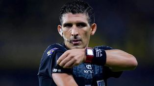Newells-Estudiantes: la particular racha del Pincha cuando juega de visitante con Merlos como árbitro
