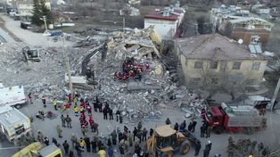 Un sismo en Turquía dejó 29 muertos y 1.243 heridos