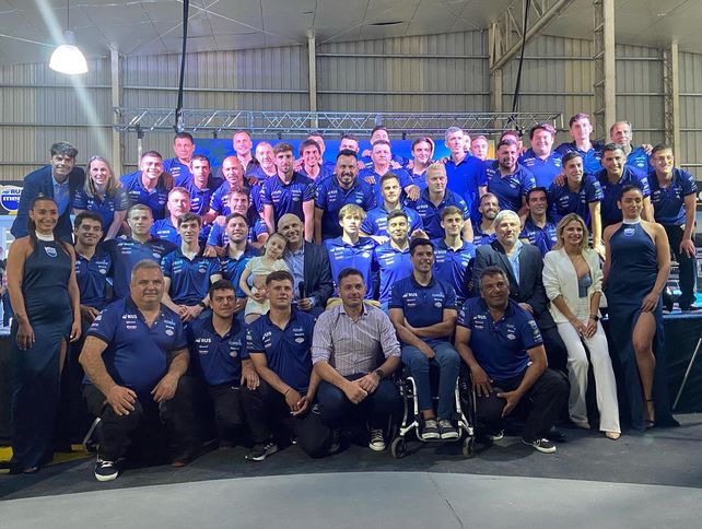 Hay equipo. Todo el Rus Med Team para la foto final de una jornada inolvidable.