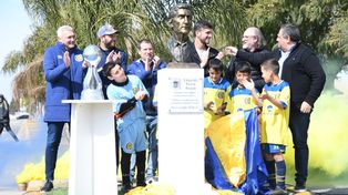 Central inauguró un busto en homenaje al Patón Bauza en el predio de Arroyo Seco