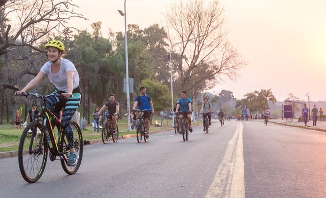 La felicidad de pedalear en una calle segura.&nbsp;