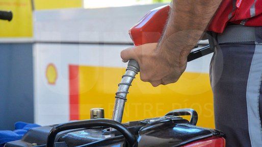 Combustibles: aumentarán la nafta y el gasoil por una suba parcial de impuestos