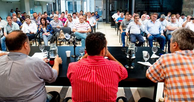 Analizaron las medidas. El plenario de trabajadores municipales sesionó ayer en la capital de la provincia.