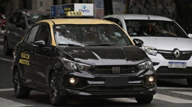 Así serán los taxis que lleven publicidad a partir de la futura ordenanza