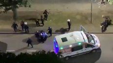 persecucion de pelicula: una policia resulto herida y un coche se prendio fuego persecucion de pelicula: una policia resulto herida y un coche se prendio fuego