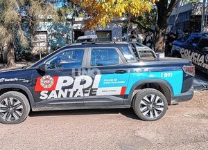 Homicidio en Bº Centenario: asesinaron a un hombre a balazos mientras manejaba su auto y viajaba con un amigo