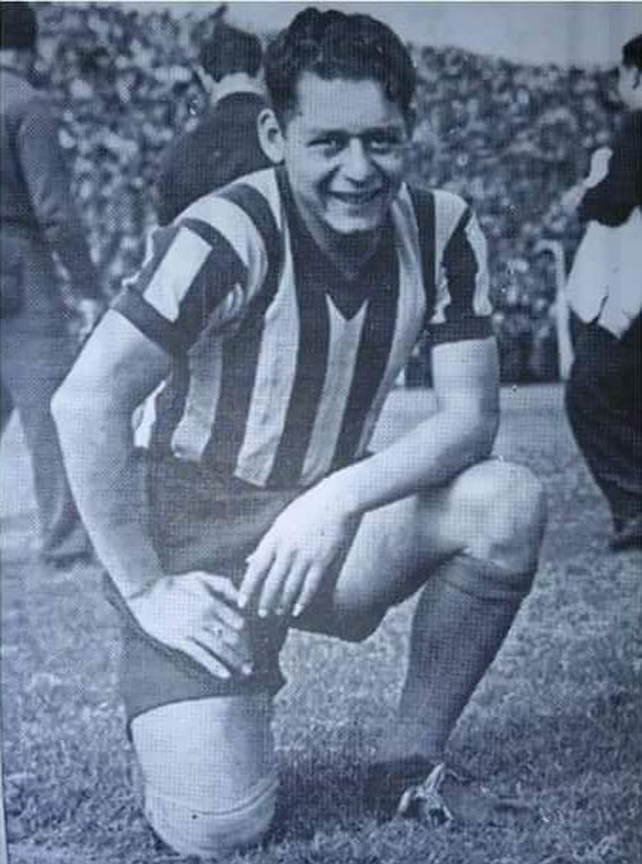 Waldino Aguirre. Le hizo dos goles a Platense en la Copa Británica de 1944.