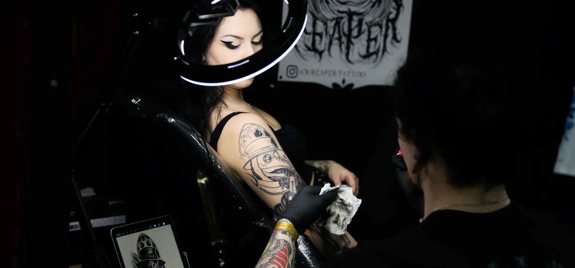 500 artistas y comerciantes se reúnen en la Convención de Tatuajes de Brighton este fin de semana, Brighton, Reino Unido. Fotografía: Alishia Abodunde/Getty 500 artistas y comerciantes se reúnen en la Convención de Tatuajes de Brighton este fin de semana, Brighton, Reino Unido. Fotografía: Alishia Abodunde/Getty