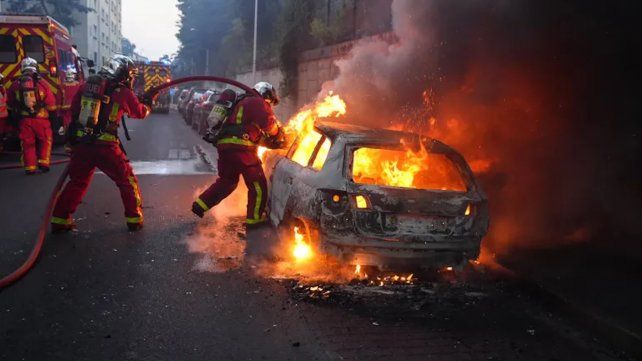 A pesar del despliegue policial, Francia sufrió otra noche de disturbios