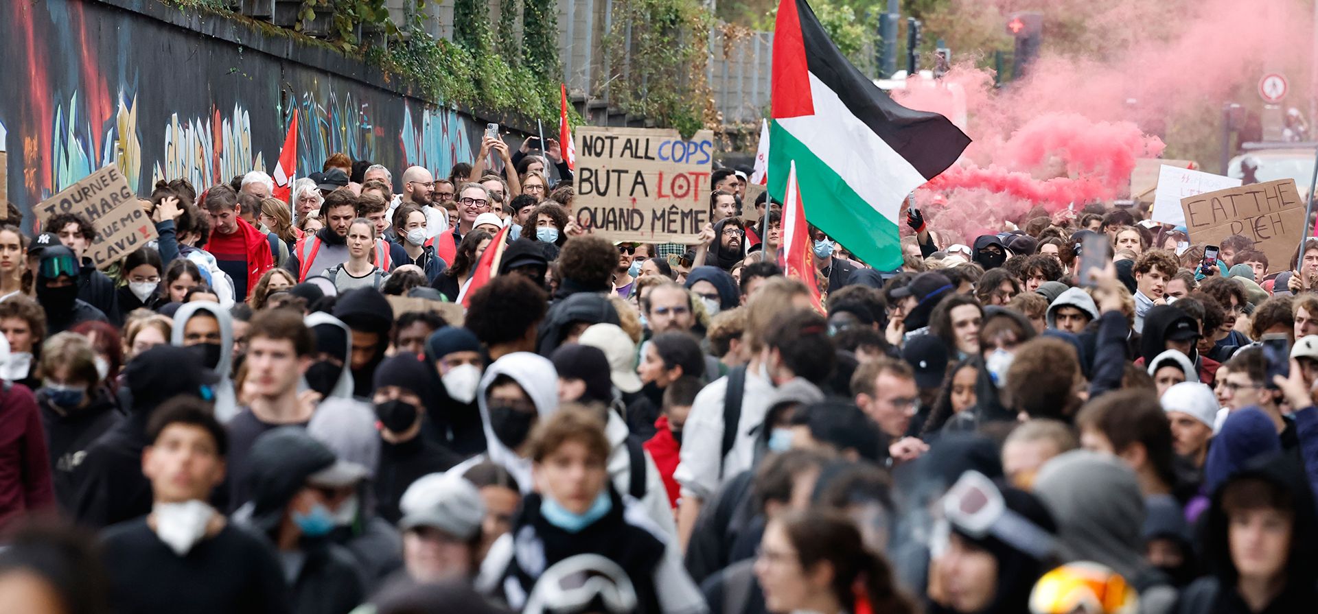 Estudiantes marchan para protestar contra la falta de recursos en las escuelas de Rennes, Francia, el martes 13 de octubre de 2026. (Foto AP/Jeremias Gonzalez) Estudiantes marchan para protestar contra la falta de recursos en las escuelas de Rennes, Francia, el martes 13 de octubre de 2026. (Foto AP/Jeremias Gonzalez)