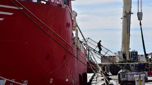 Un minisubmarino de la Marina de Estados Unidos se suma a la búsqueda