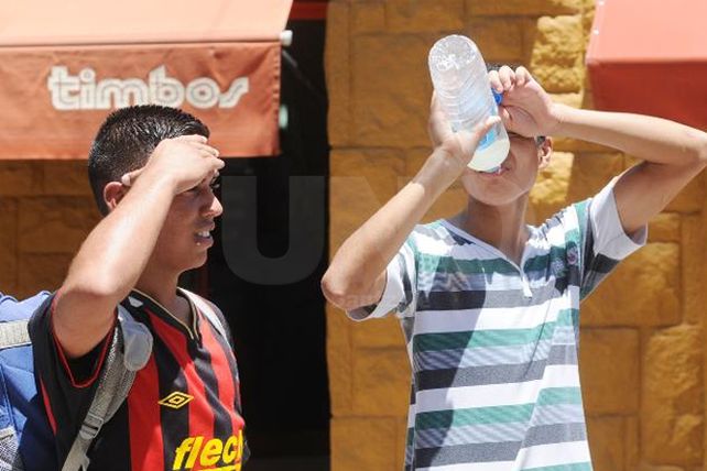 Continúa el alerta amarillo por una nueva ola de calor en toda la región