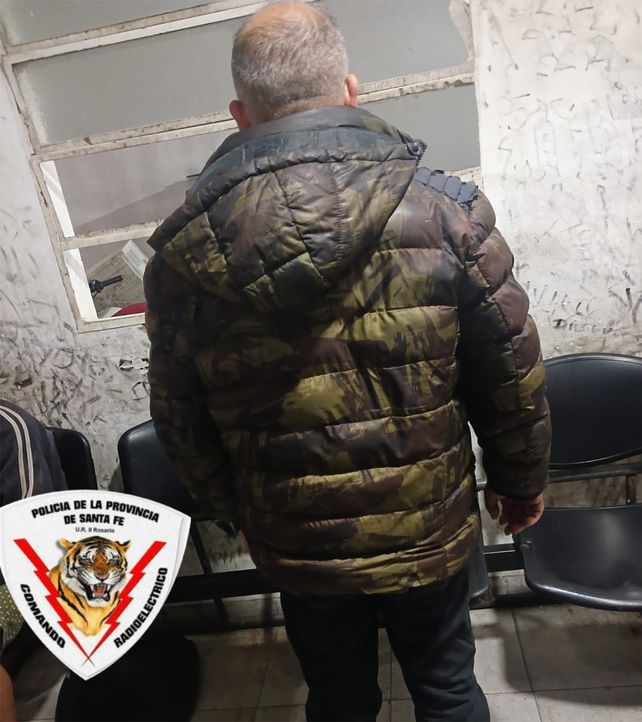 El dueño de la casa donde aparecieron los celulares fue demorado en la seccional 21ª.