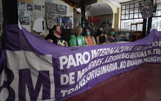 Rueda de prensa organizada ayer por la Articulación Feminista y el Comité Feminista ante la Emergencia Sanitaria de Rosario.