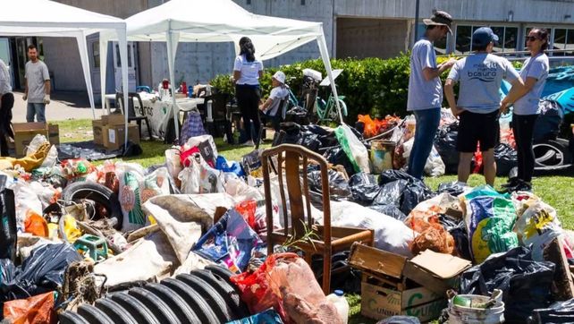 El Taller Ecologista de Rosario confirmó la recolección de una tonelada y media de residuos durante la jornada Más Río Menos Basura del 26 de octubre de 2024.