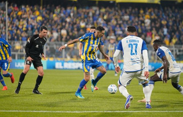 Una vez más, el fútbol de Central pasará por los pies de sus capitán Ángel Di María.