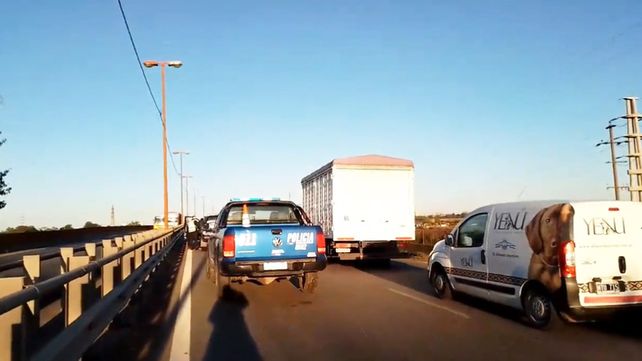 Por un choque sobre uno de los aliviadores se formaron largas colas en la ruta nacional 168 (RN168) mano Santa Fe - Paraná&nbsp;