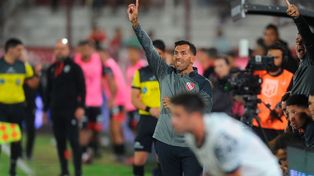 Carlos Tevez cargó contra el árbitro Dóvalo y se cruzó en las redes con el tesorero de la AFA, Pablo Toviggino.